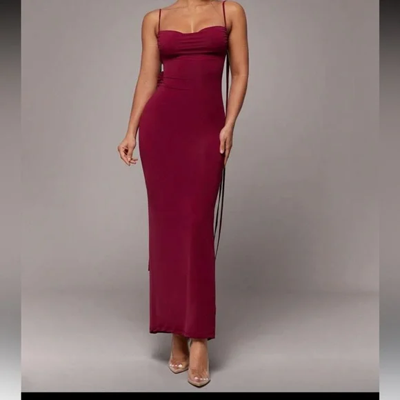 Elegant Burgundy Evening Gown - Picture 3 of 5